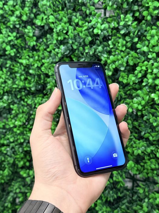 Apple iPhone 11 64Gb Preto - Pague em 3x