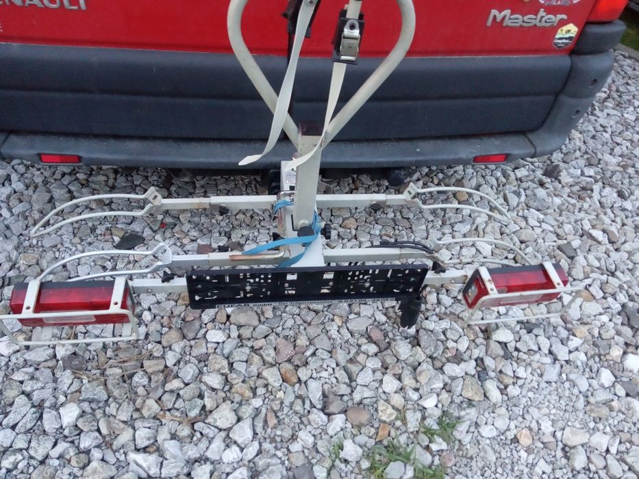 Uchylany bagażnik EUFAB na dwa rowery