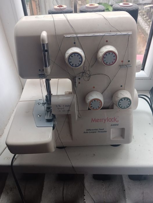 Продам побутовий 4-нитковий оверлок Merrylock 640DS,