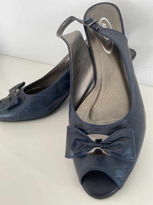 Sandałki na obcasie / 40