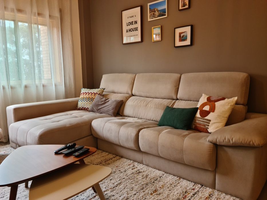 Sofá NOVO c/Chaise Modelo Clara JOM