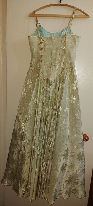 Плаття на випускний