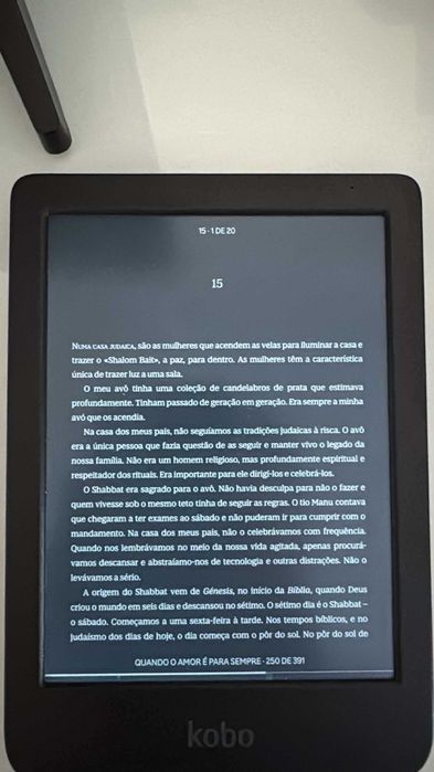 Vendo Kobo Clara BW com cabo de carregamento original