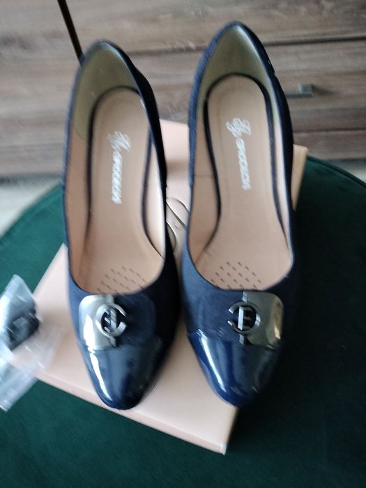 Buty damskie, granatowe -40, Firmy GRODECKI. Stan bardzo dobry