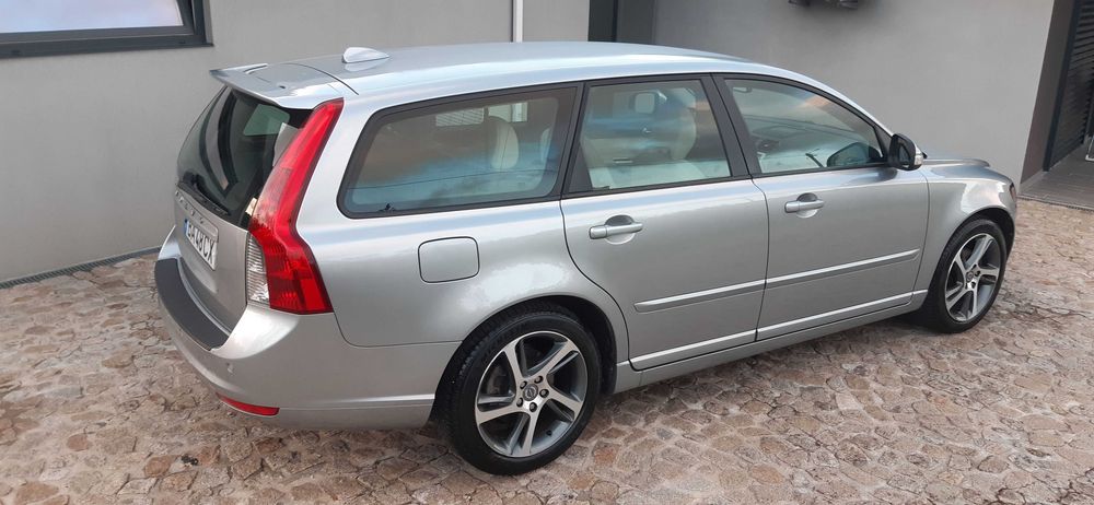 VOLVO V50 1.6D 2011