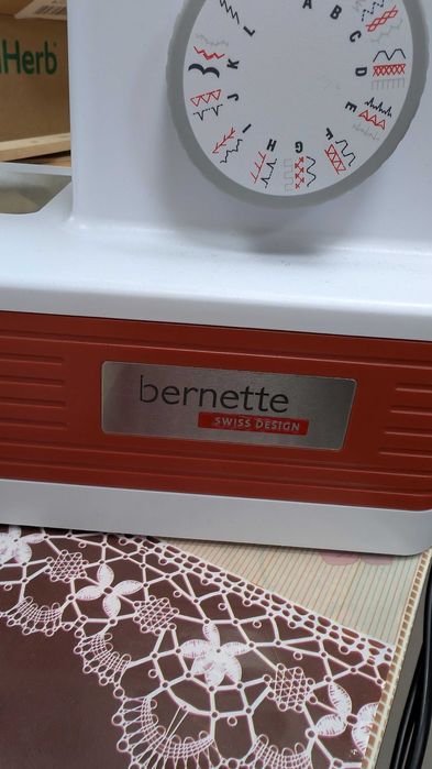 Швейна машина Bernette b05 Crafter