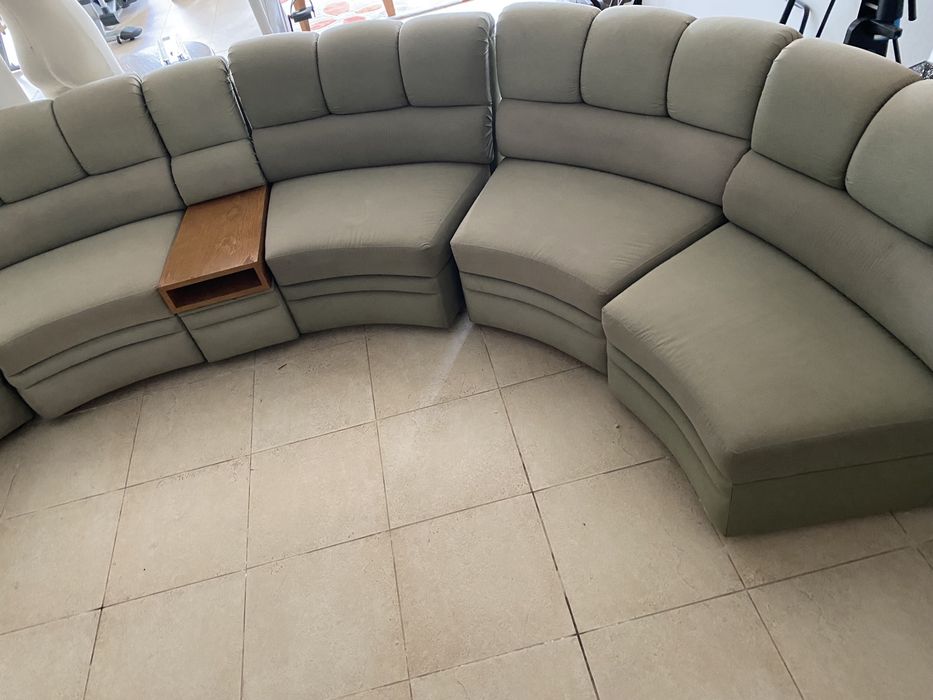 Sofá longo setes metades