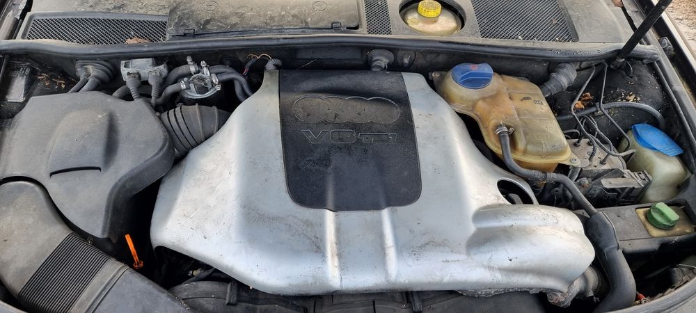 Pompa wtryskowa paliwa sterownik kpl. AUDI A6 C5 PASSAT B5 2.5 V6 TDI