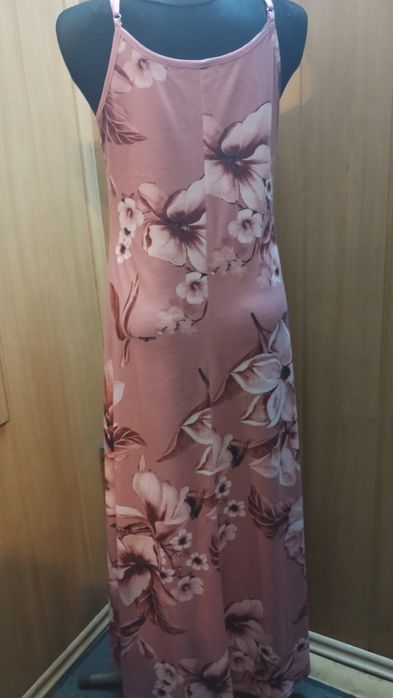 Sukienka długa 40/42 pastelowy brudny róż z nadrukiem