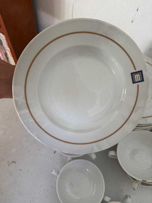 Porcelana Vista Alegre - Almoçadeiras e Pratos - Estoril-Sol 38 peças