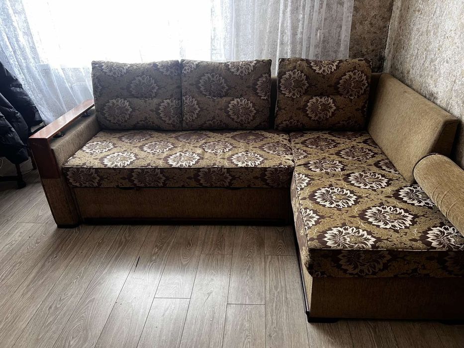 Кутовий диван,куток