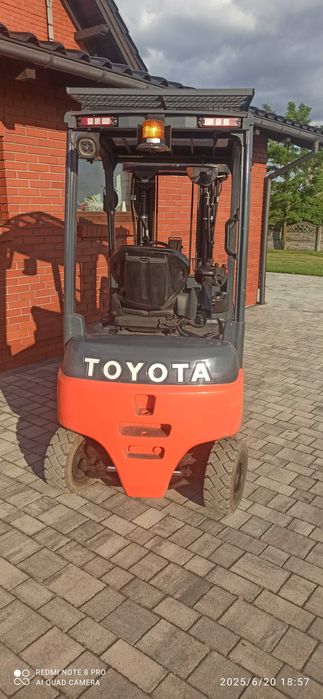 Wózek widłowy TOYOTA 2017r.  2t triplex 4 sekcje linde jungheinrich