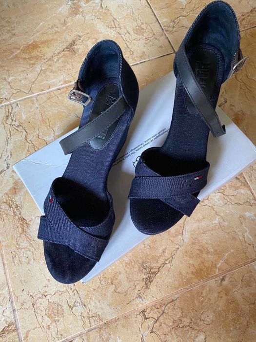 Женские джинсовые стильные сандалии босоножки на высокой платформе