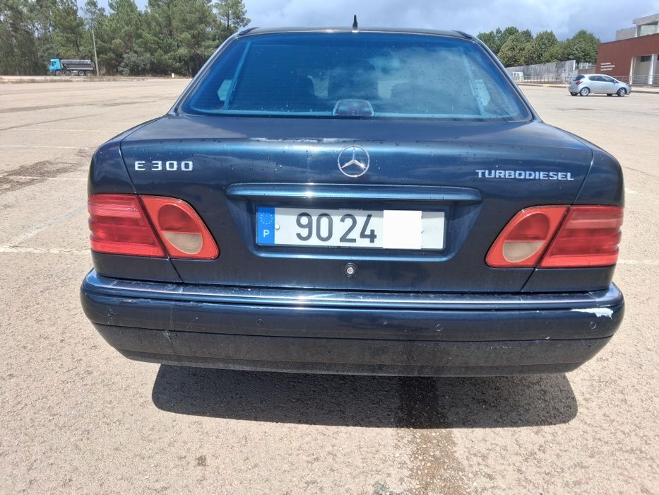 Mercedes Benz E300TD
