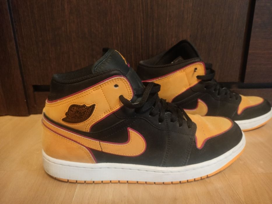 Nike jordan Mid 1