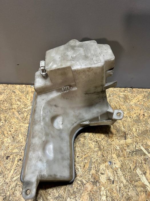 Бачок омивача BMW 3 E46 / X3 E83 — 61668252739