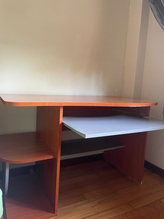 Secretaria madeira