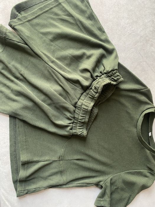 Розпродаю одяг костюм і пляжна сукня-плаття