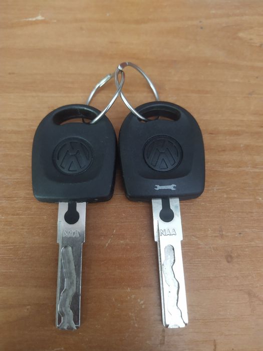 Ключ зажигания VW Passat.