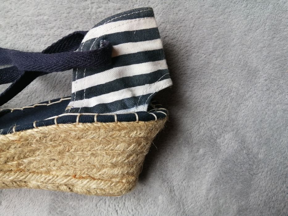 Espadryle na koturnie