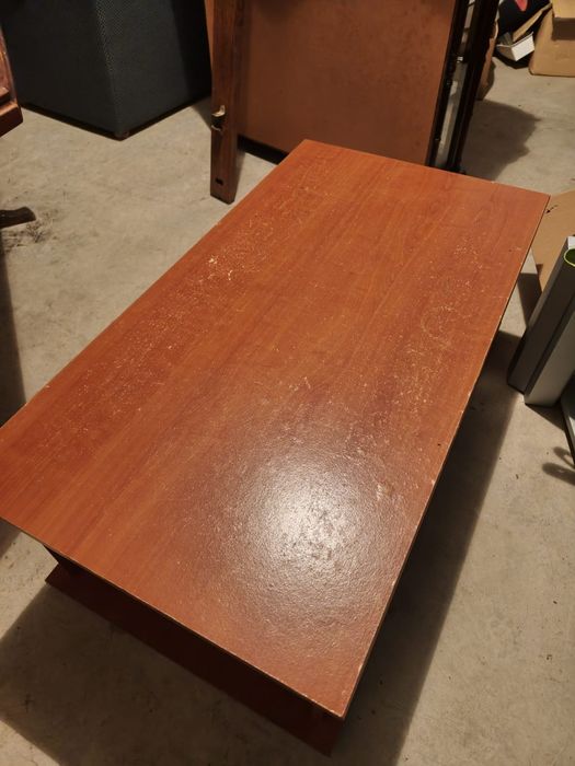 Máquina de Secar Roupa, poltronas e mesa de centro