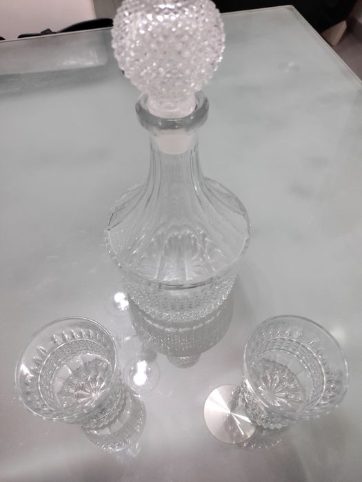 Crystal items.437966024402554882