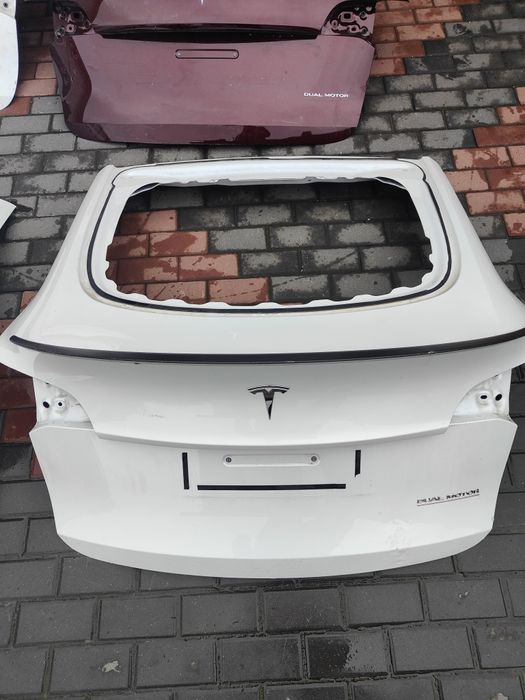 Tesla Model Y 2020-2024 Кришка багажника ляда з незначними ньюансами
