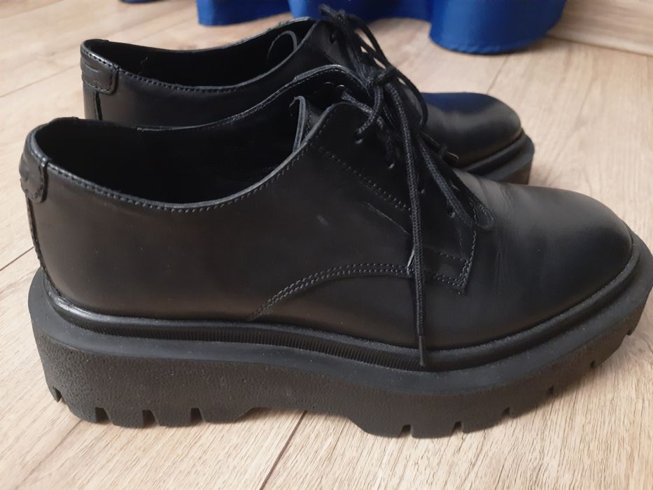 Buty trzewiki skórzane Gino Rossi 38