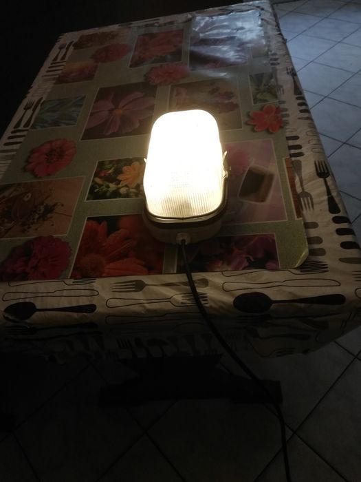 Plafon  PRL sprawne  220v do garażu i  loftu
