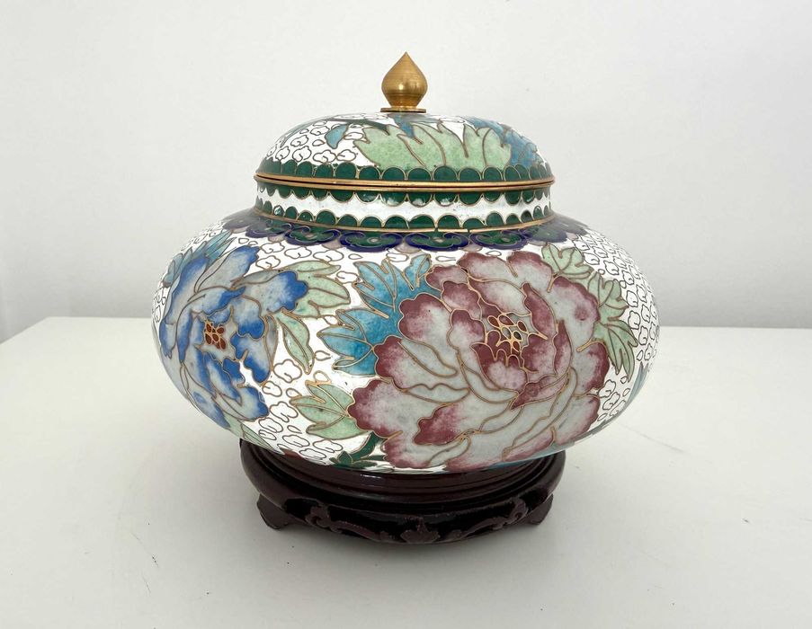 Pote chinês de gengibre com tampa em Cloisonné