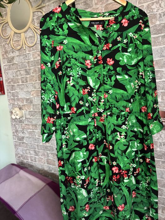 Sukienka w kwiaty 42 xl vs