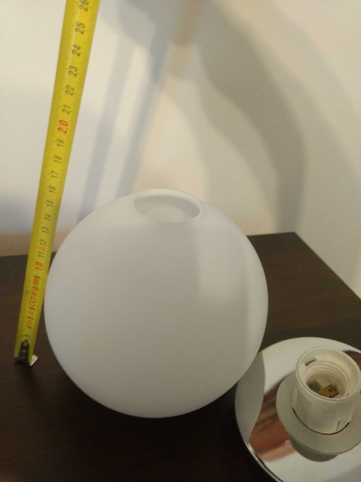 Lampa sufitowa biala