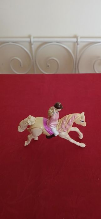 Barbie com cavalo, Burger King, de 2002