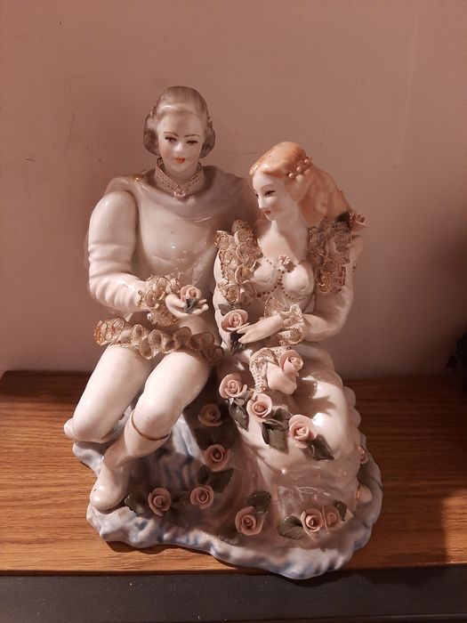 Porcelanowa figurka