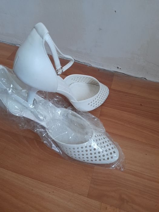 Свадебные туфли Louisa Peeress 38 р.
