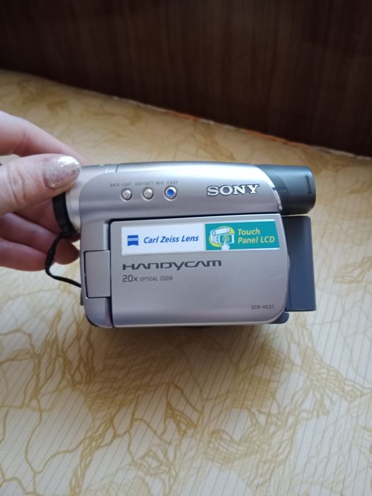 Відеокамера соні SONY DCR HC27E