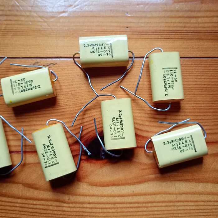 Kondensator MIFLEX MKSE-011  2,2uF 250V, 1uF 400V