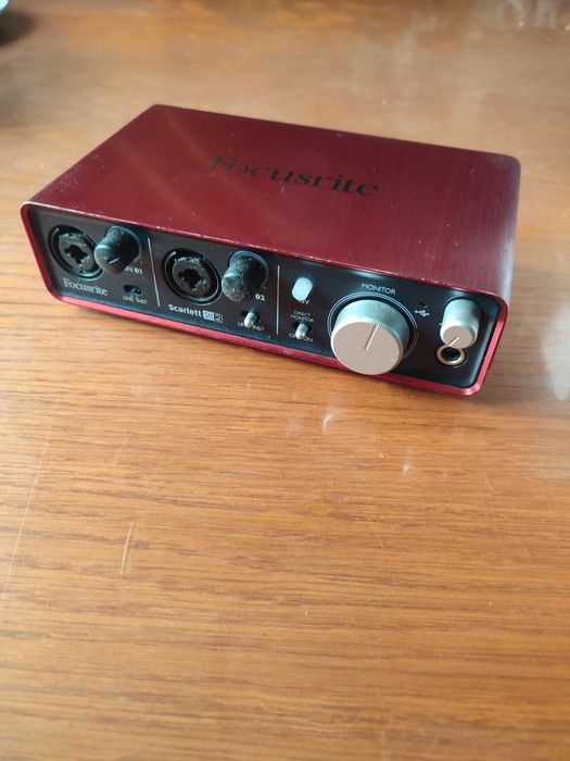 Scarlett 2i2 Focusrite interface karta dźwiękowa