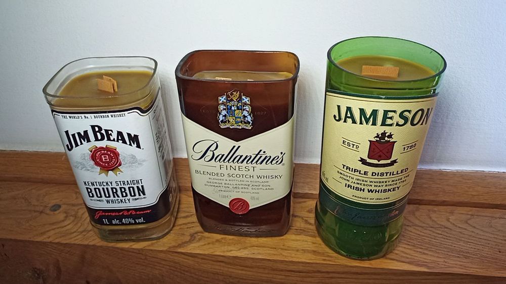 Оригінальні свічки ручної роботи з натурального воску.