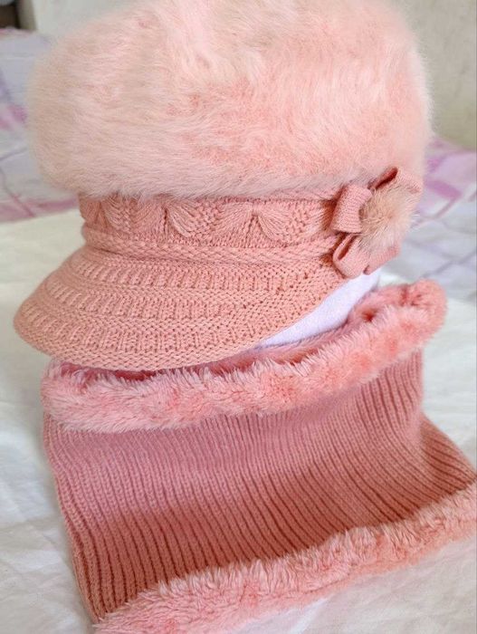 Шапка на флісі і хомут шарф жіноча