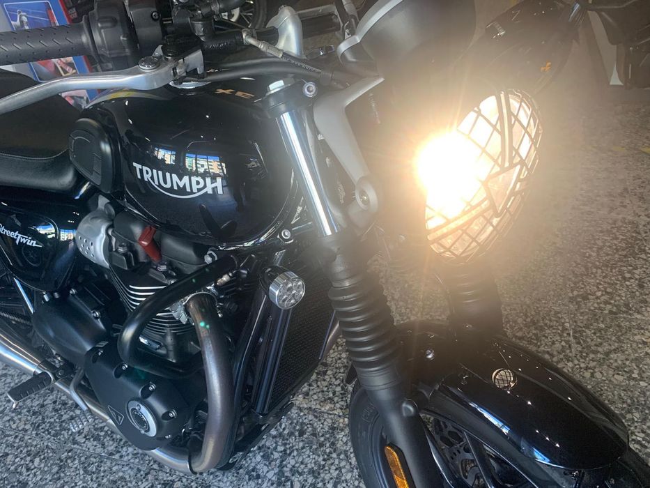 Triumph Bonneville Street Twin 900 Irrepreensível Nacional 11.873 Kms