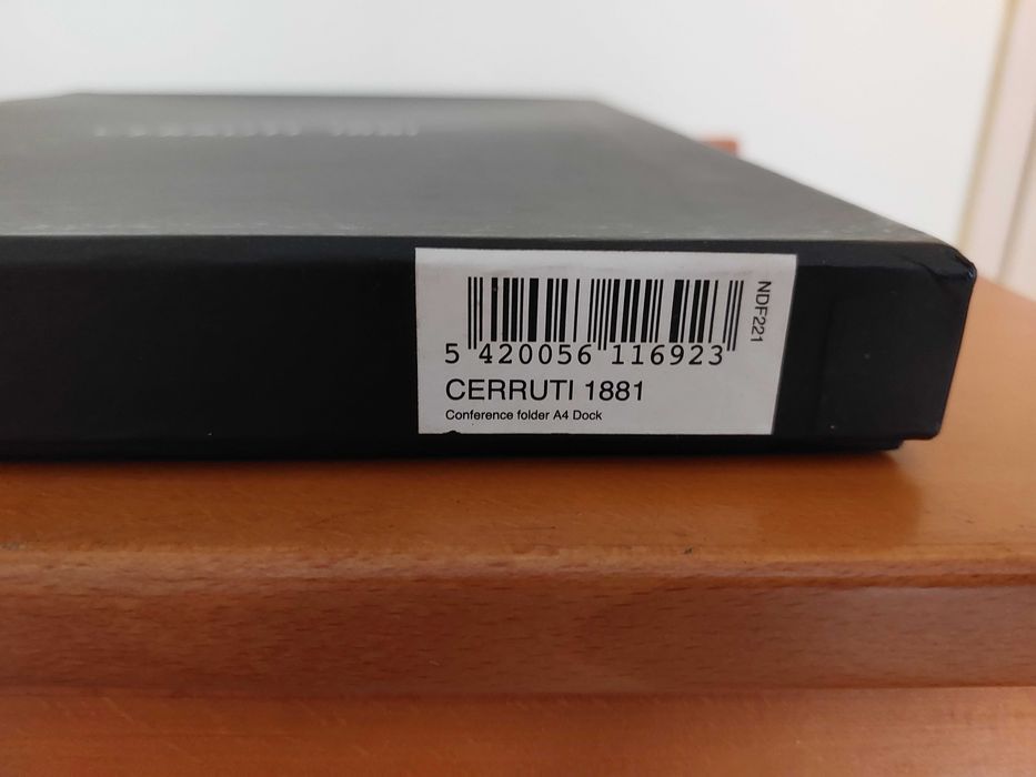 Cerruti 1881 – Conference Folder A4 "Dock" | NOVO, selado