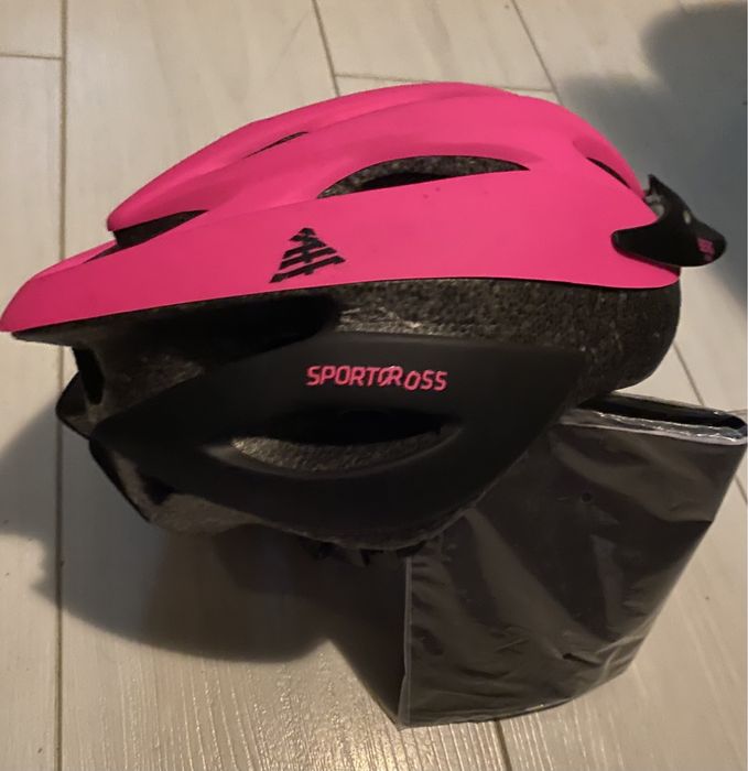 Capacete novo de bicicleta para adulto