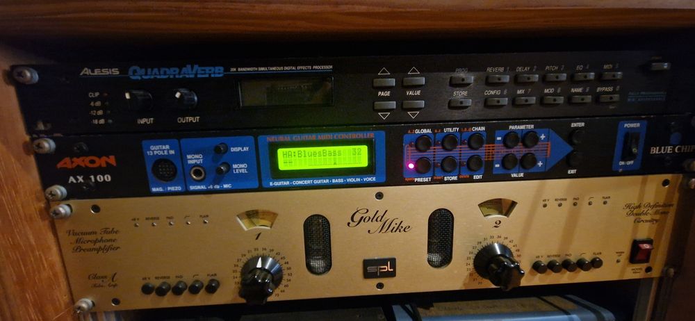 Blue Chip Axon Ax100 Guitar to Midi converter