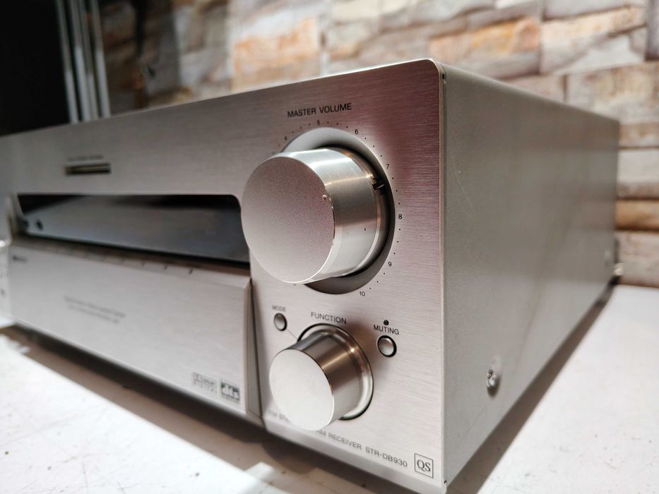Amplituner Sony STR-DB930