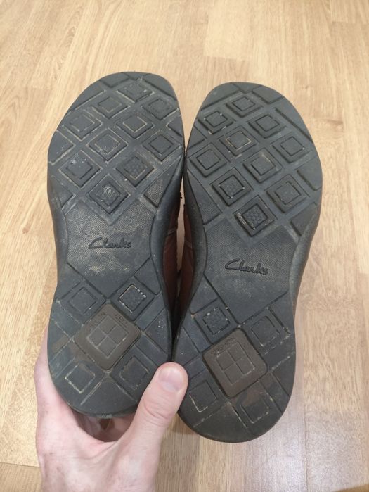 Продам черевики Clarks і мокасини Padders