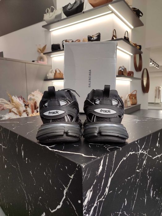 Кросівки Balenciaga Track Sneaker in Black