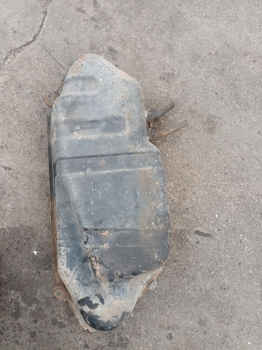 Bak paliwa Toyota Yaris I benzyna zbiornik paliwa