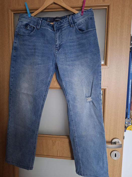Nowe męskie spodnie jeansowe Diverse L+ pasek Cropp gratis32