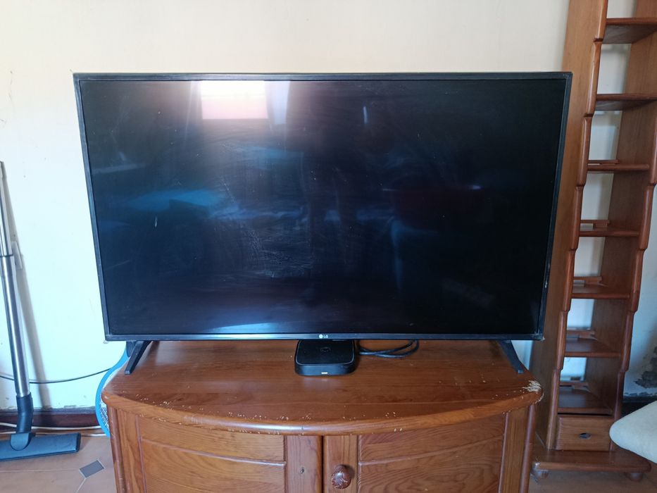 Smart TV LG 43 
Vendo por querer adquirir uma maior.